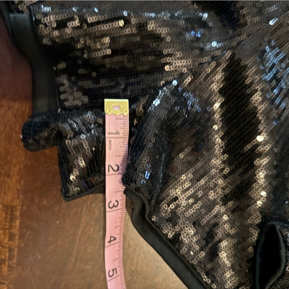 PrettyLittleThing Black Sequin Sleeveless Romper - Picture 6 of 7